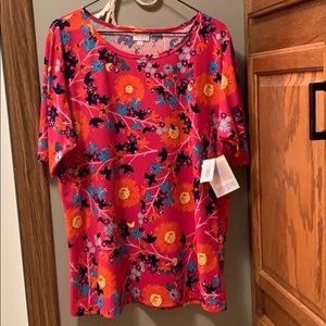 LuLaRoe- GiGi  Simply comfortable top.